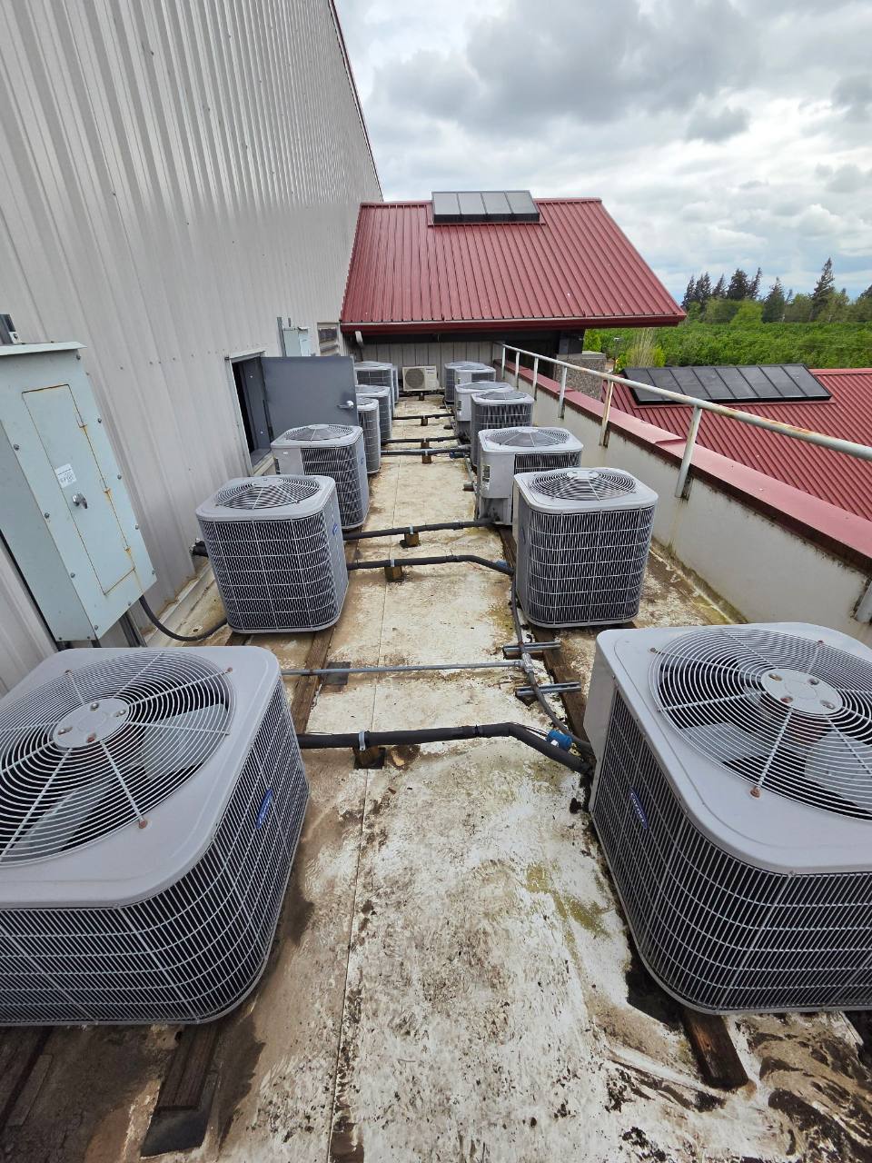 Commercial condenser installation with multiple outdoor units